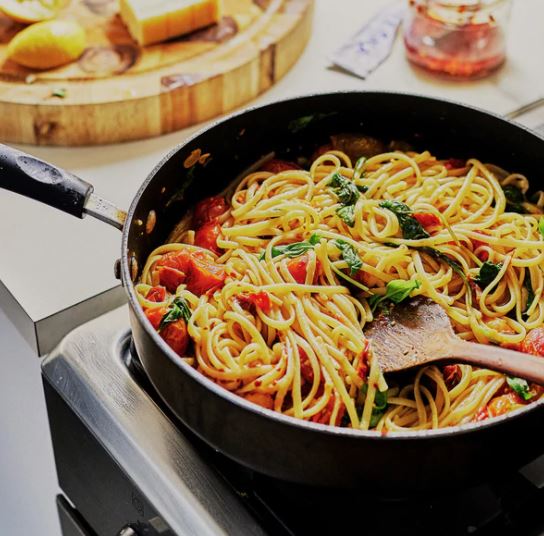 Simple Roasted Tomato and Garlic Linguine